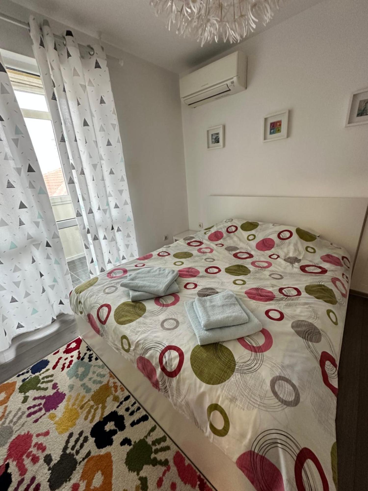 Briz Apartment; 2 Bdr; 6 Guests; Private Parking Varna Exterior photo
